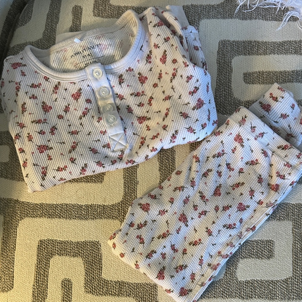Posh Peanut Floral Set - Calais Waffle Henley Top and bottoms 
5T-6T